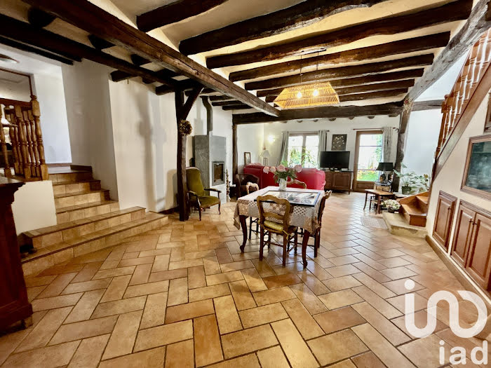 découvrez une maison à rénover à prix bas près du 15e arrondissement de paris. opportunité idéale pour investissement ou résidence principale, à proximité des commodités et transports.