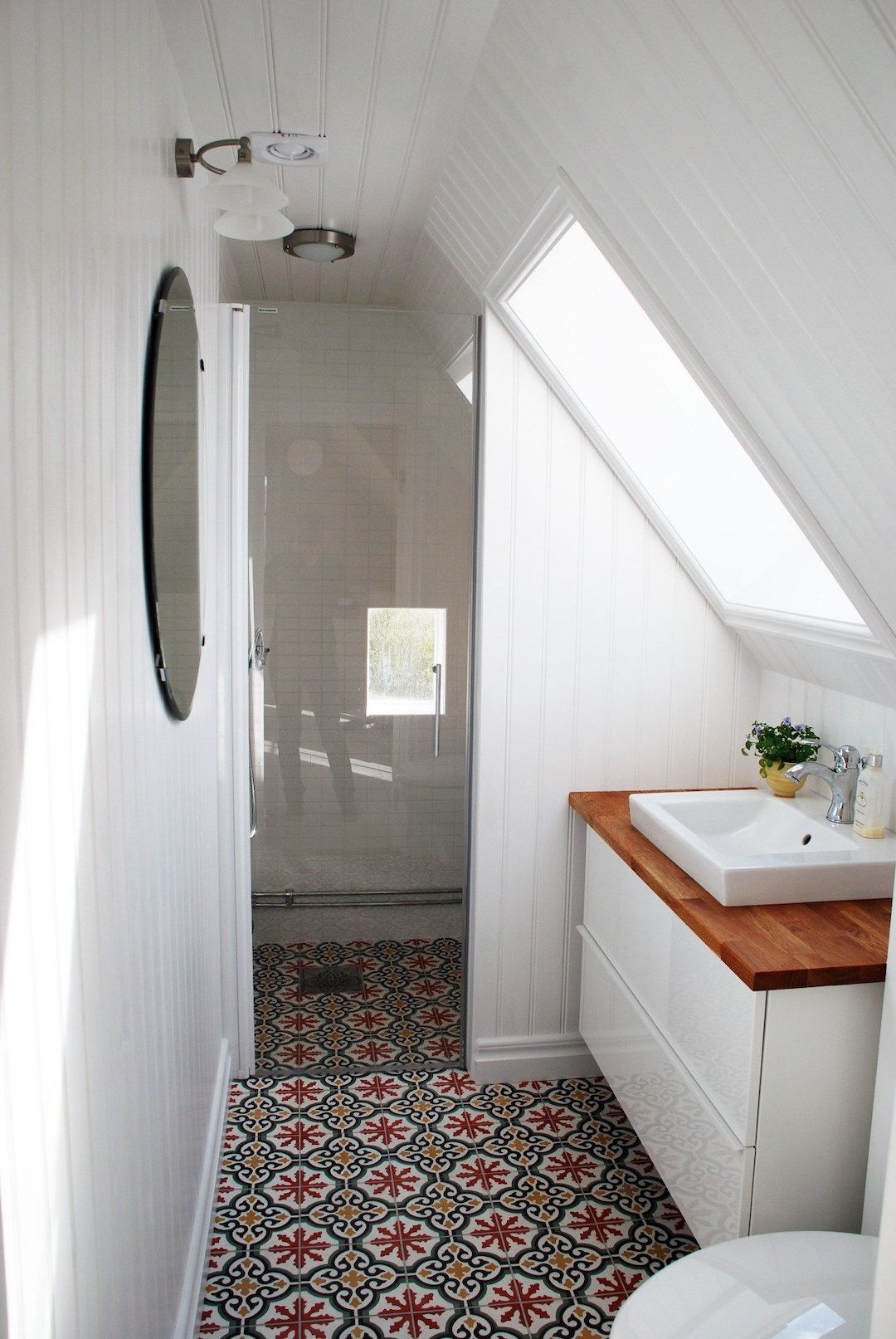 découvrez des astuces pratiques pour optimiser 4m² dans votre salle de bain et maximiser l'espace tout en gardant style et fonctionnalité.