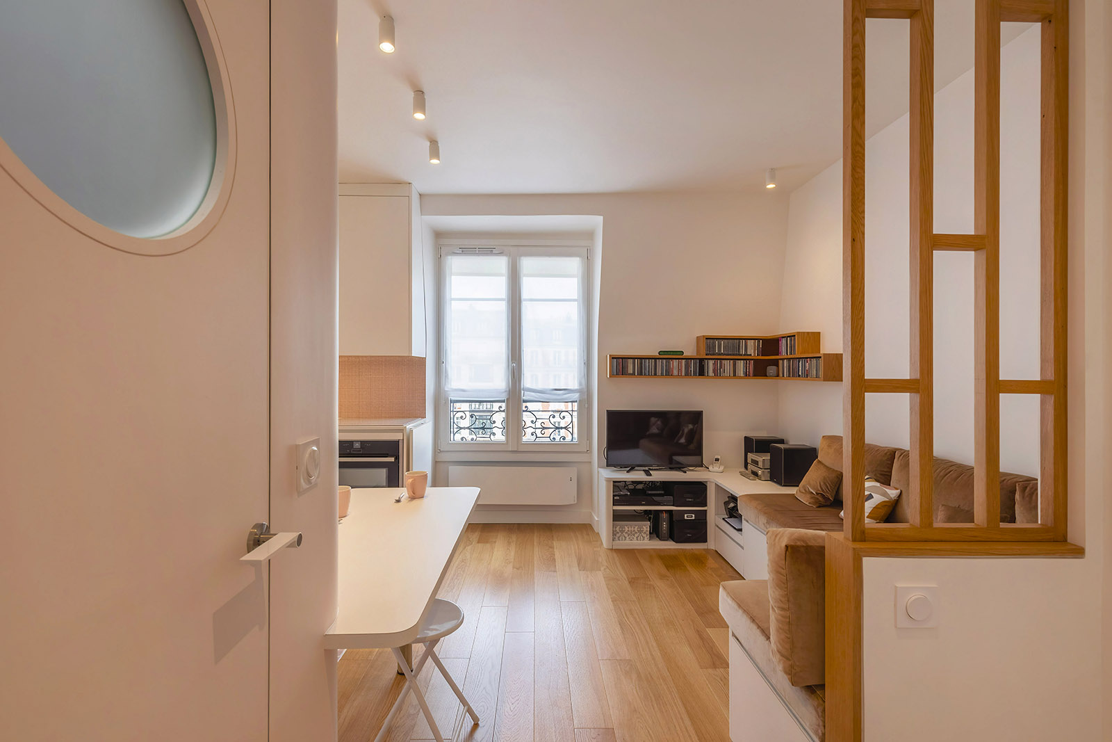 découvrez des conseils d'architecte pour optimiser efficacement les petites surfaces à paris et aménager votre espace avec style et fonctionnalité.