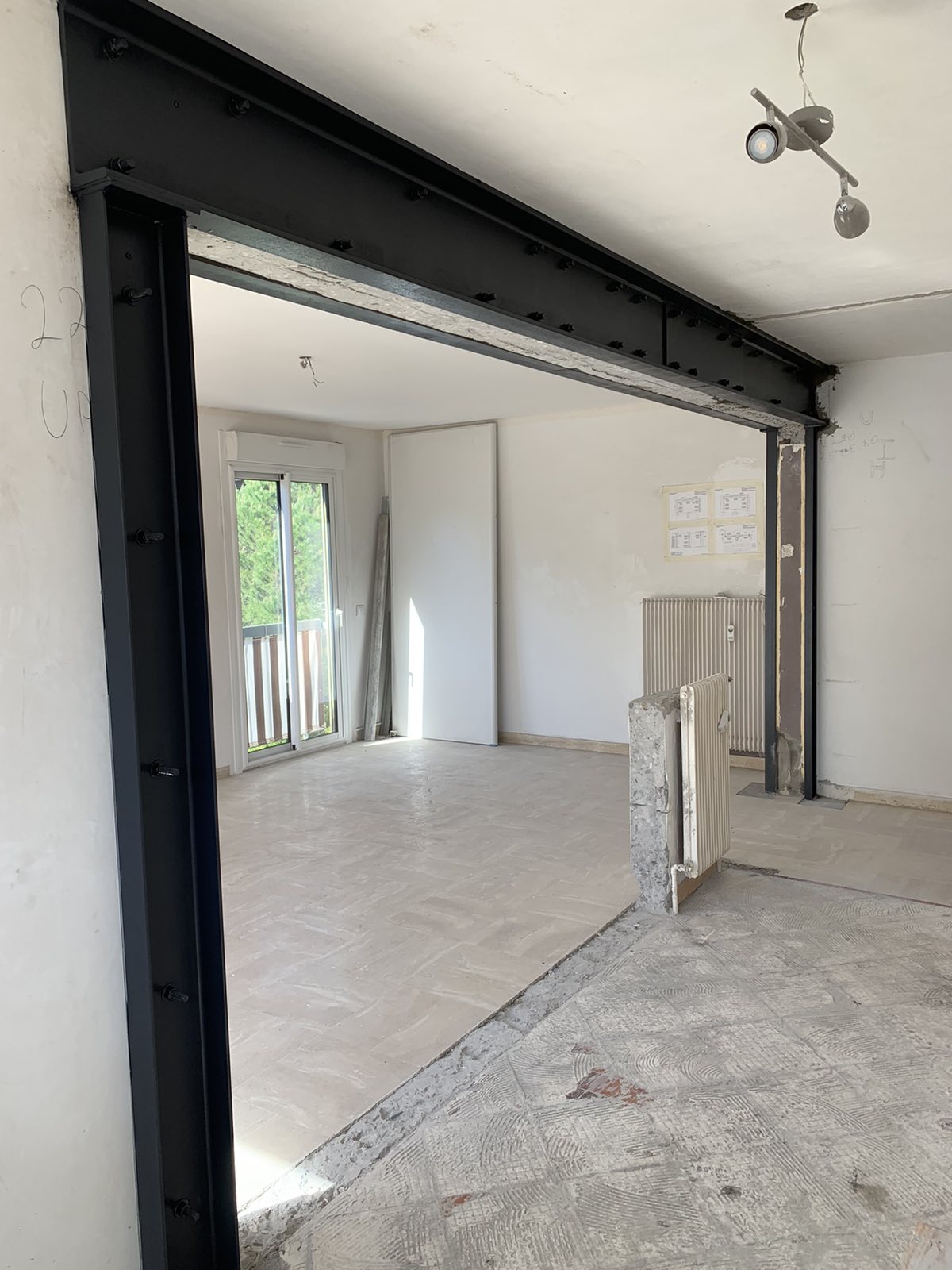 découvrez nos solutions sécurisées pour l'ouverture de murs porteurs. experts en rénovation, nous assurons stabilité et conformité pour vos projets d'aménagement.