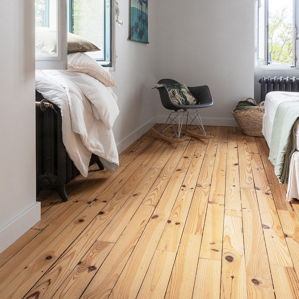 découvrez notre service de ponçage rapide de parquet pour redonner éclat et beauté à vos sols en un temps record.