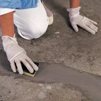 découvrez les astuces clés pour peindre le béton efficacement et durablement. guide pratique pour réussir vos projets de peinture sur surface béton.