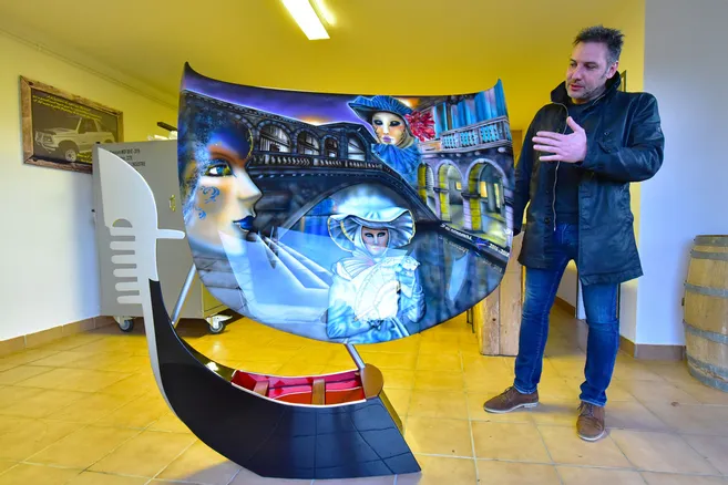 découvrez un peintre professionnel passionné, offrant des services de peinture de haute qualité pour vos projets intérieurs et extérieurs.