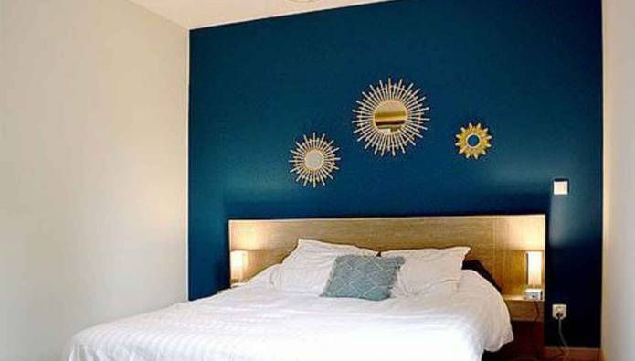 découvrez nos conseils et idées pour choisir la peinture idéale pour votre chambre, alliant couleurs apaisantes et ambiance chaleureuse.