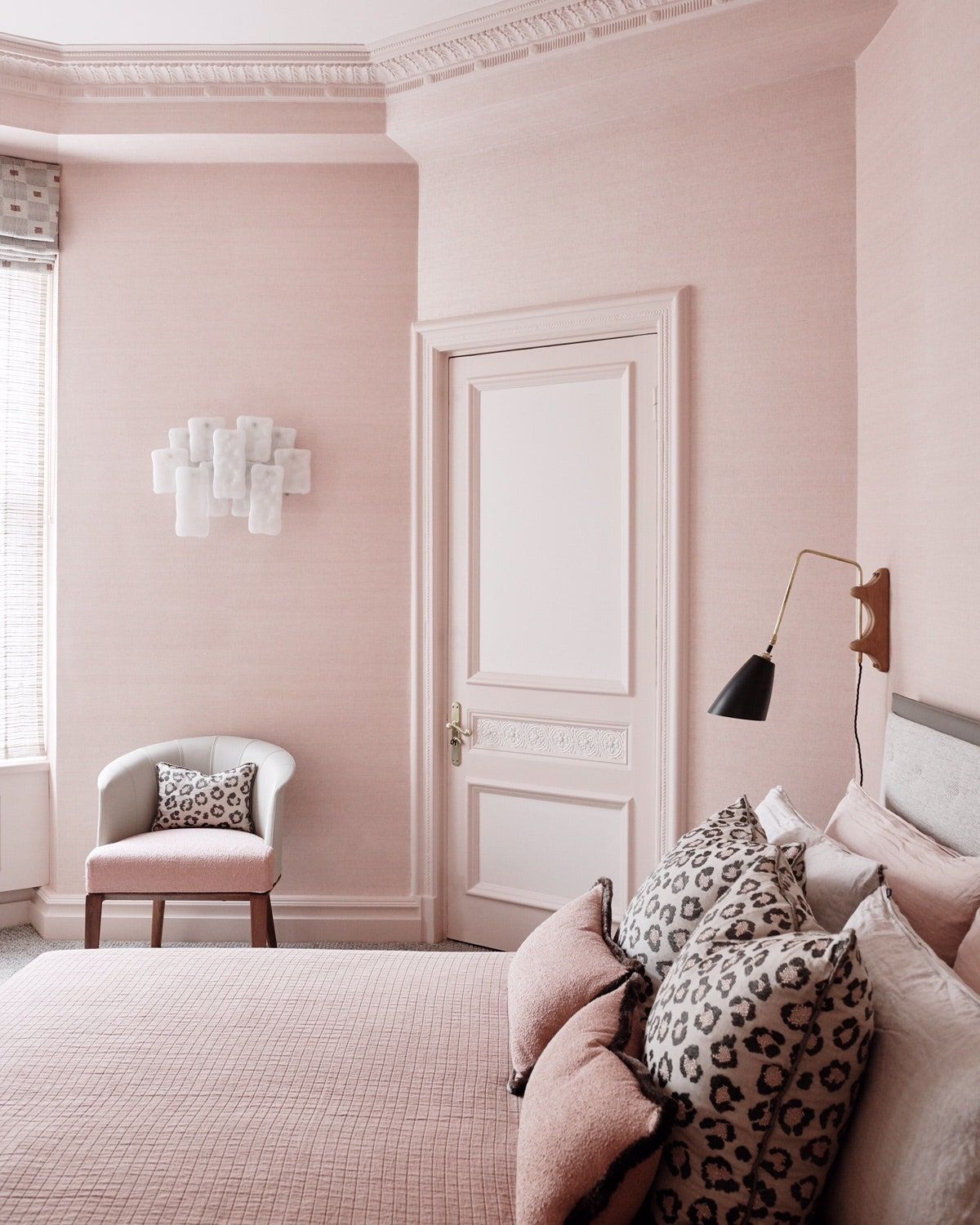 découvrez les dernières tendances et inspirations en peinture intérieure moderne pour transformer votre espace avec style et élégance.