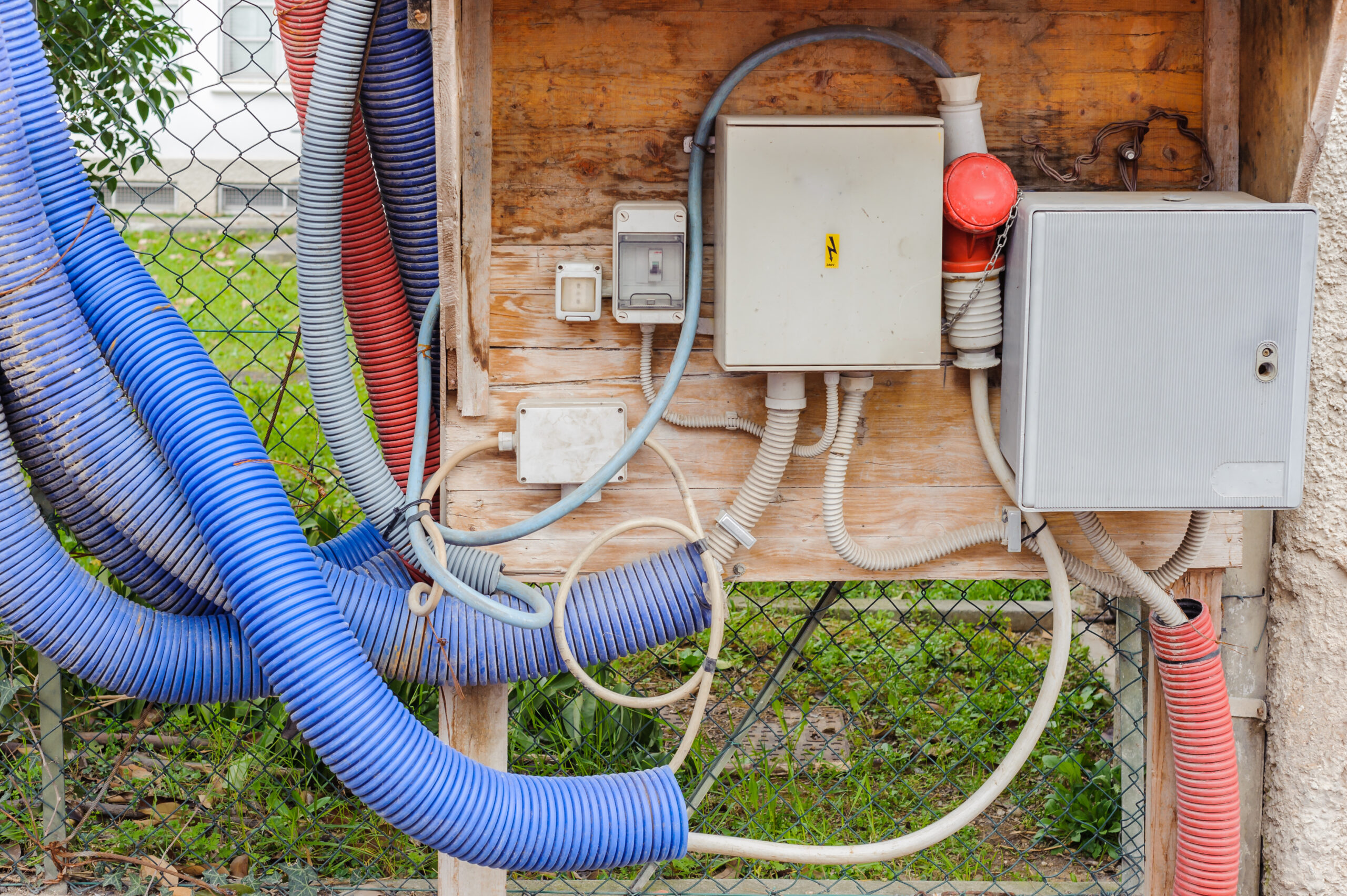 phase électrique : découvrez comment sécuriser efficacement votre installation électrique pour prévenir les risques et garantir la sécurité de votre habitat.