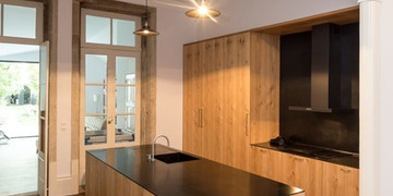 découvrez nos plans de cuisine sur mesure à paris 15. aménagement personnalisé, design élégant et matériaux de qualité pour votre espace culinaire unique.