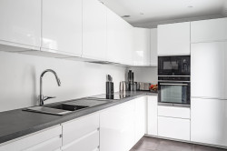 découvrez nos plans de cuisine sur mesure à paris 15, conçus pour optimiser votre espace et allier design et fonctionnalité. contactez nos experts pour un projet personnalisé !