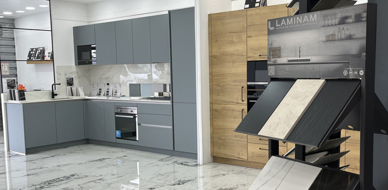 découvrez nos plans de cuisine sur mesure à paris 15, conçus pour optimiser votre espace et allier design et fonctionnalité. contactez-nous pour un projet personnalisé.