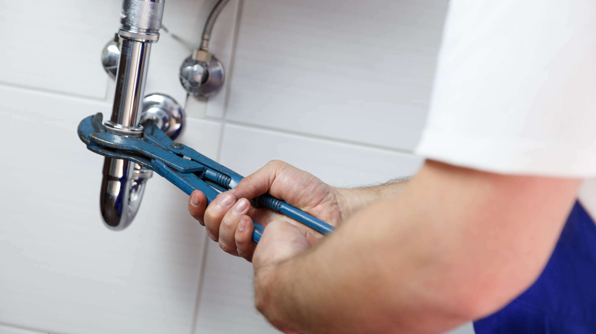 plomberie bagnolet : artisan de confiance spécialisé en dépannage rapide et efficace. intervention d'urgence pour tous vos problèmes de plomberie à bagnolet.