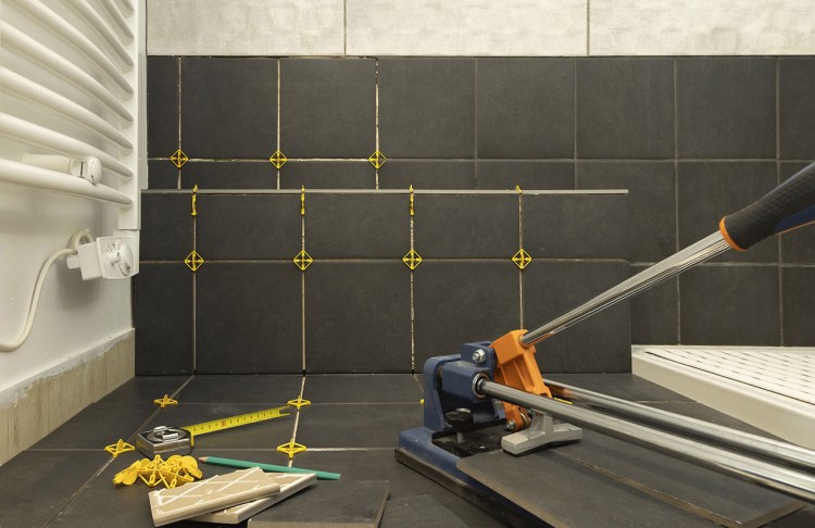 découvrez nos conseils et techniques pour la pose de carrelage, afin d'embellir vos sols et murs avec un résultat professionnel et durable.