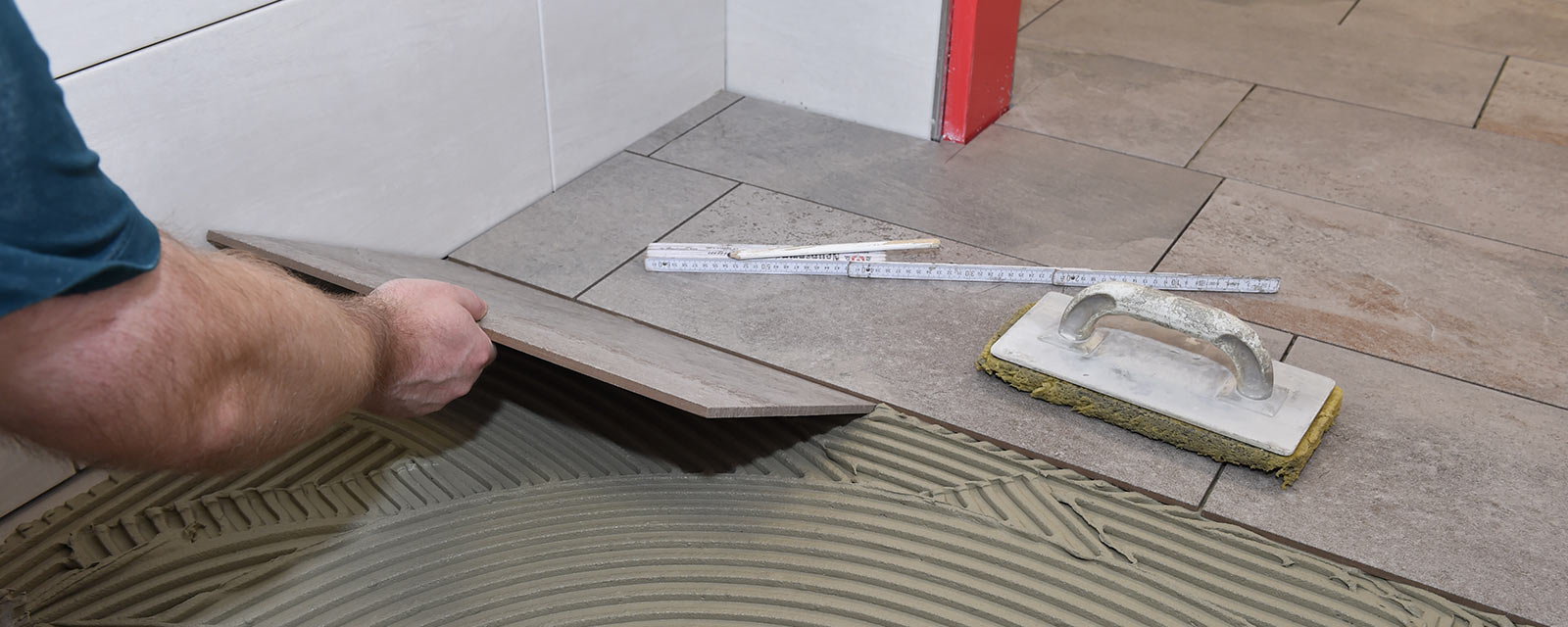 expert en pose de carrelage : qualité et finition soignée pour tous vos projets de revêtement de sol et mur.