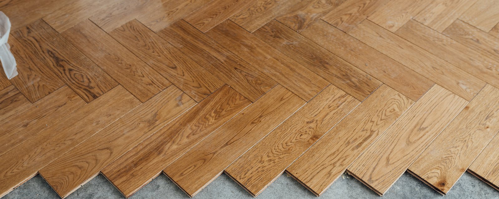 découvrez nos services professionnels pour la pose de parquet : installation rapide, conseils personnalisés et finition impeccable pour sublimer vos sols.