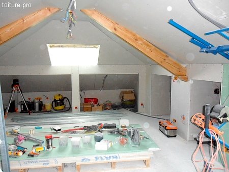 découvrez le prix moyen pour l'aménagement de combles de 20m2, incluant les coûts des matériaux, de la main-d'œuvre et des finitions, afin de planifier efficacement votre projet de rénovation.