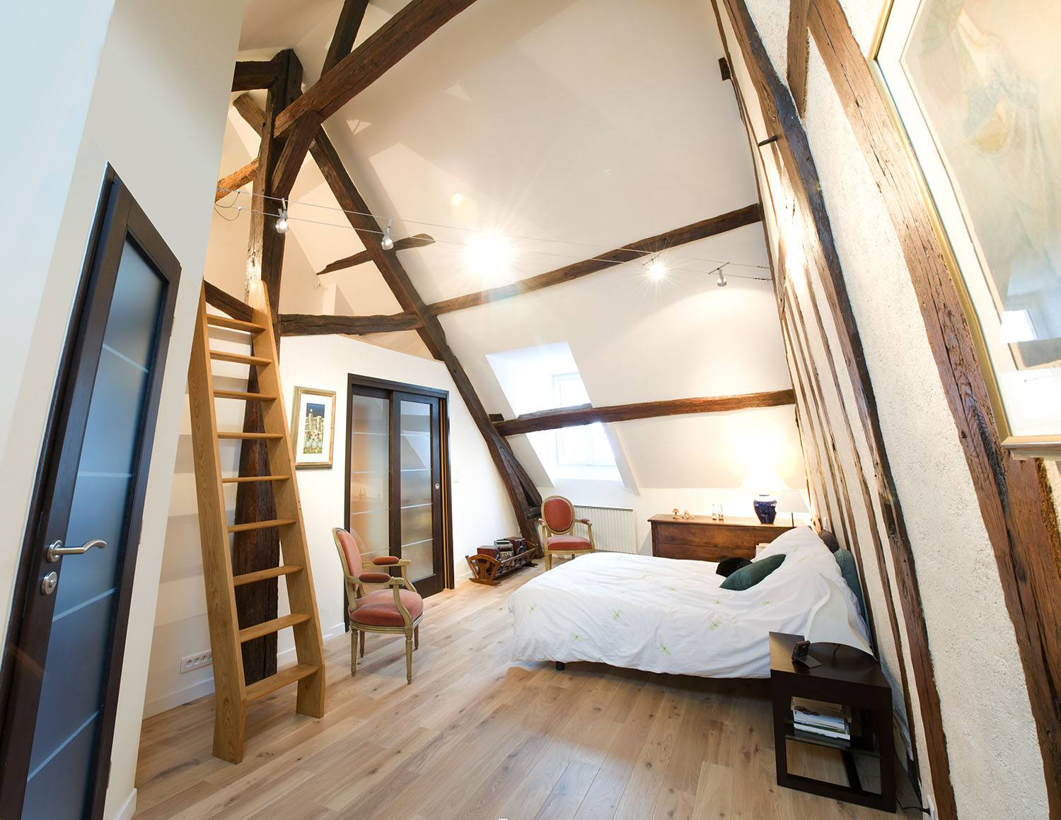 découvrez les prix d'aménagement des combles au m2 pour optimiser votre espace intérieur. comparez les tarifs et trouvez la solution adaptée à votre budget.