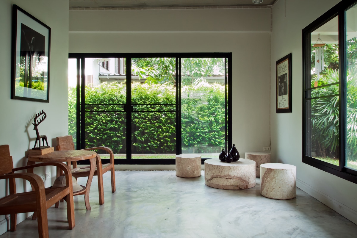 découvrez les prix du béton ciré intérieur pour sublimer vos sols et murs avec élégance. guide complet des coûts et conseils pour un revêtement moderne et durable.