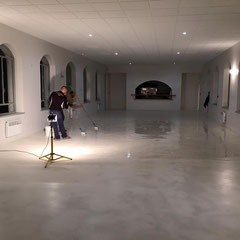 découvrez le prix du béton ciré au mètre carré pour tous vos projets de décoration et rénovation. guide complet des coûts, avantages et conseils pour bien choisir.