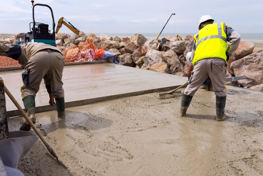 découvrez le prix au m² d'une chape extérieure : tarifs, matériaux et conseils pour bien préparer vos travaux de rénovation ou construction extérieure.