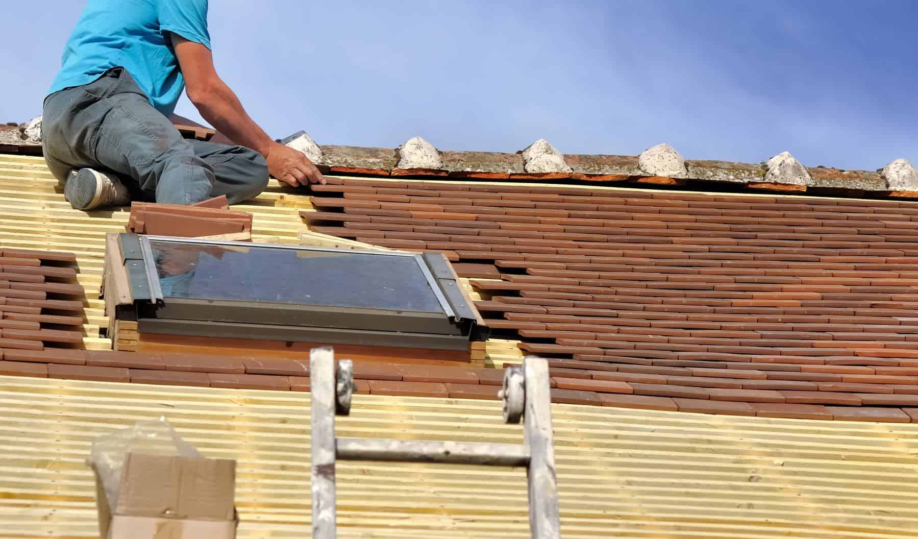 découvrez le prix au mètre carré pour la couverture de toiture selon les matériaux et la région. comparez les tarifs pour bien préparer votre budget travaux.