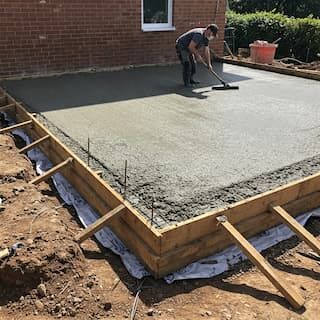 découvrez les prix moyens pour la dalle béton de votre garage. guide complet pour estimer le coût selon la surface, l'épaisseur et les matériaux utilisés.