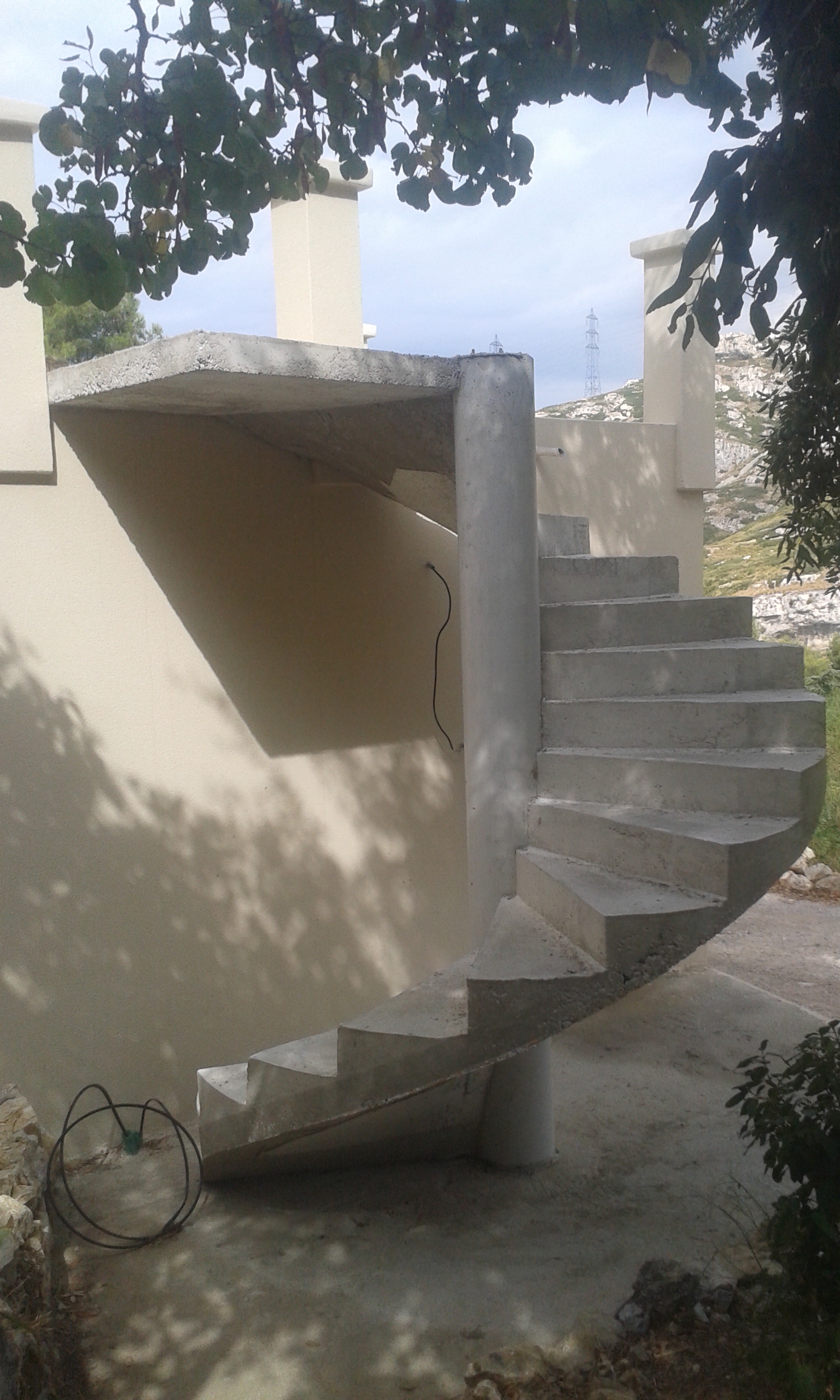 découvrez le prix des escaliers en béton pour tous vos projets. estimations claires et conseils pour un escalier durable et esthétique.