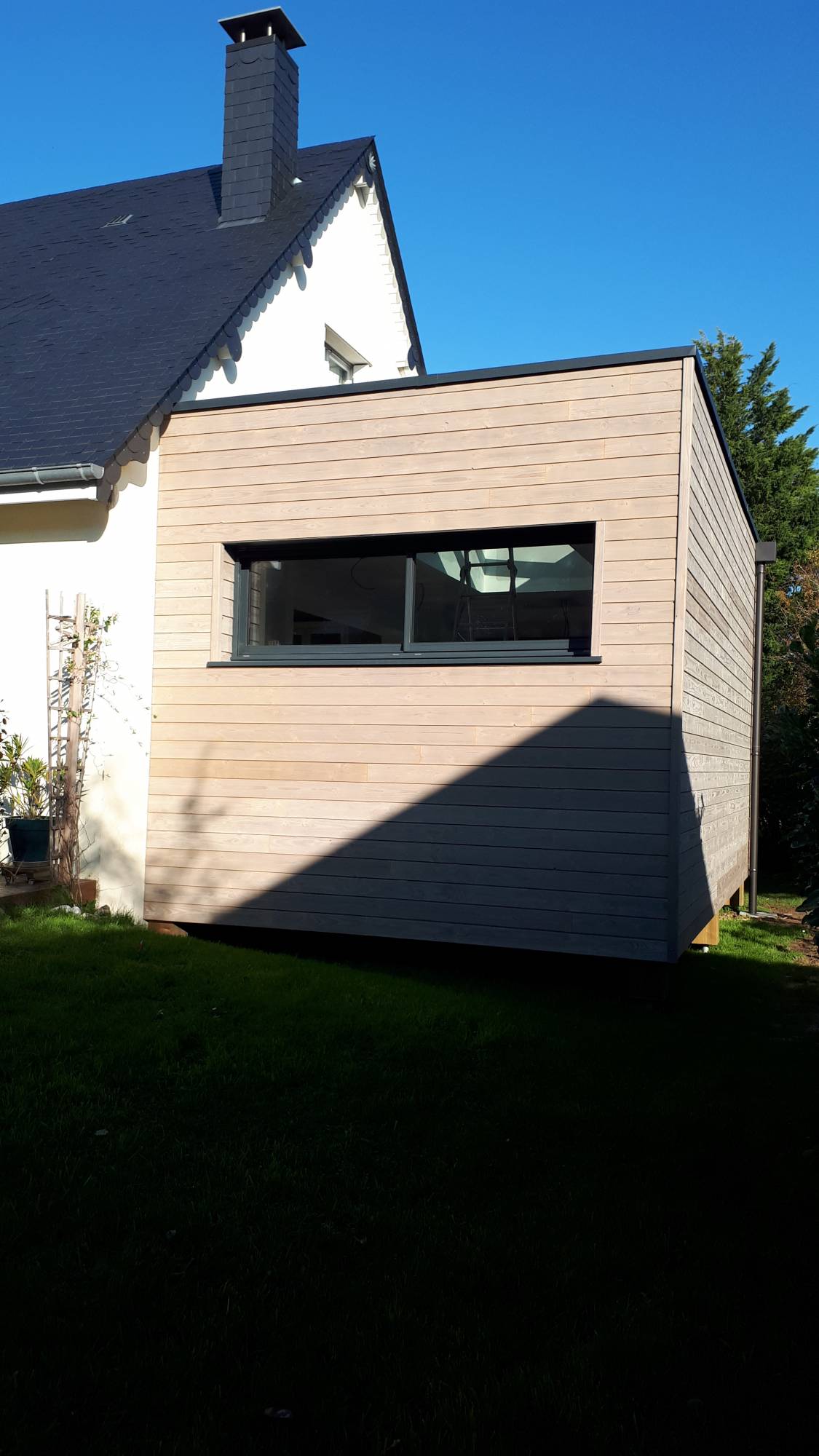 découvrez les prix pour une extension en bois de 40m2 : estimations, critères influençant le coût et conseils pour bien budgétiser votre projet.