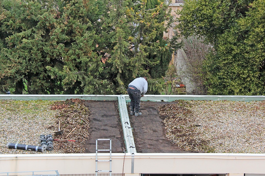 découvrez les tarifs des isolants pour terrasse et optimisez votre confort thermique tout en maîtrisant votre budget.