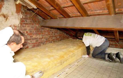 découvrez les prix pour l'isolation des combles aménagés et améliorez le confort thermique de votre maison tout en réalisant des économies d'énergie.