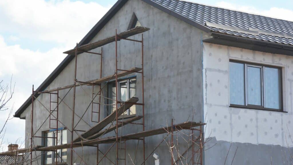 découvrez les prix de l'isolation extérieure au mètre carré pour optimiser votre budget travaux et améliorer l'efficacité énergétique de votre logement.