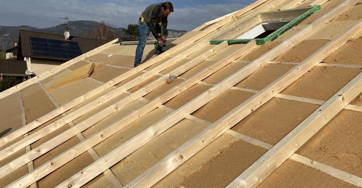 découvrez les prix de l'isolation de toiture intérieure pour améliorer le confort de votre maison et réaliser des économies d'énergie.