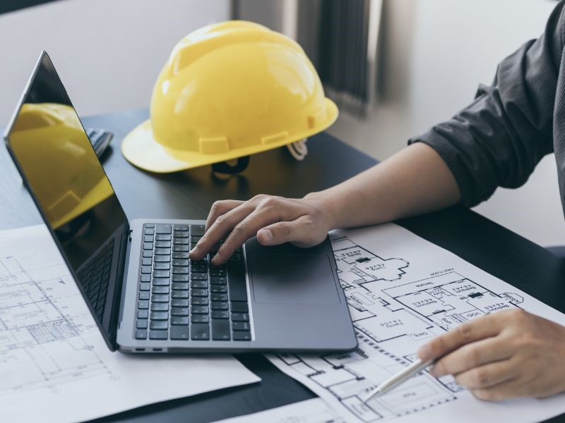 découvrez les prix au m2 pour la rénovation avec un architecte et obtenez un aperçu des coûts pour planifier efficacement votre projet de rénovation.