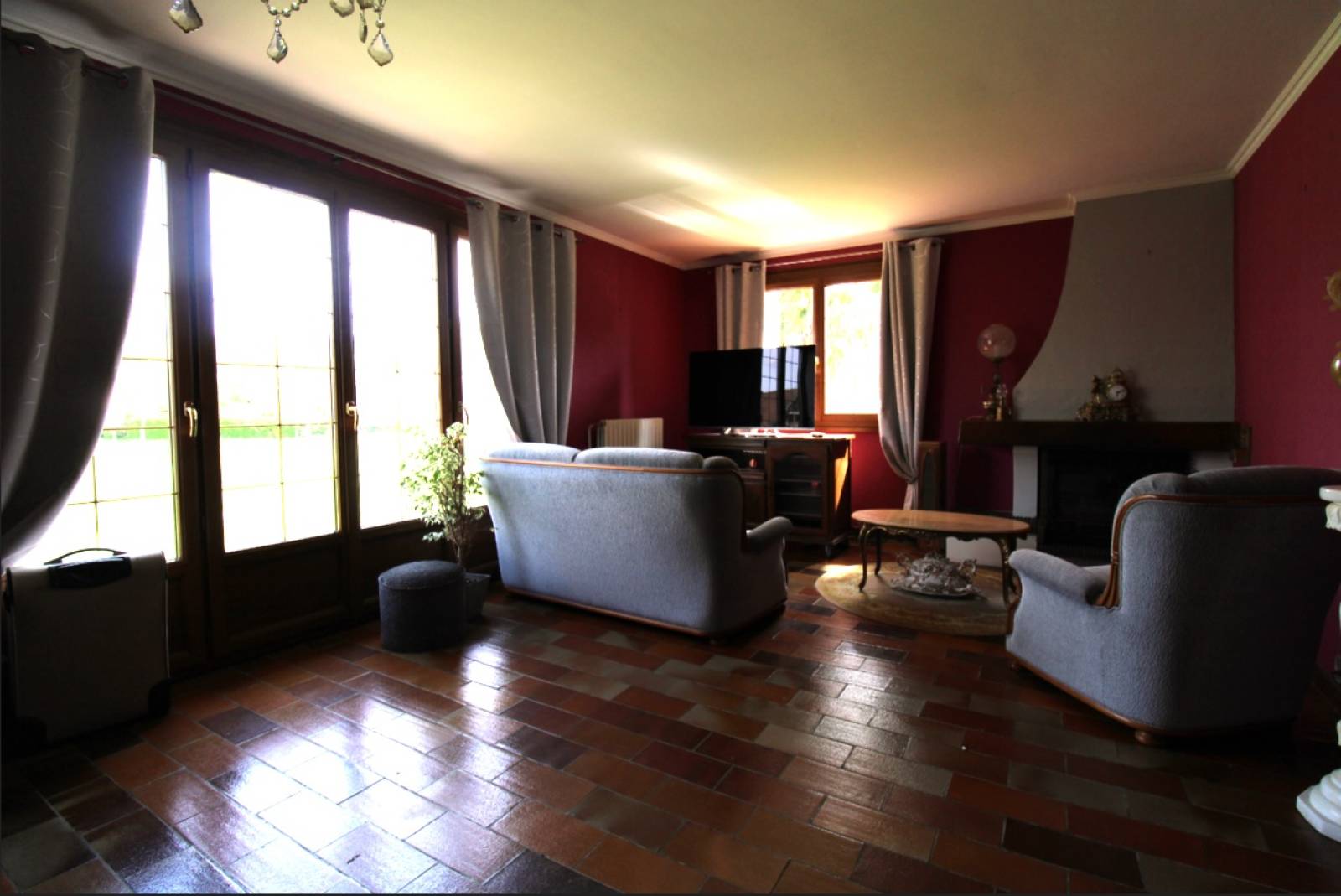 découvrez les prix des maisons artisanales et obtenez un aperçu clair des coûts pour construire une maison unique et personnalisée.