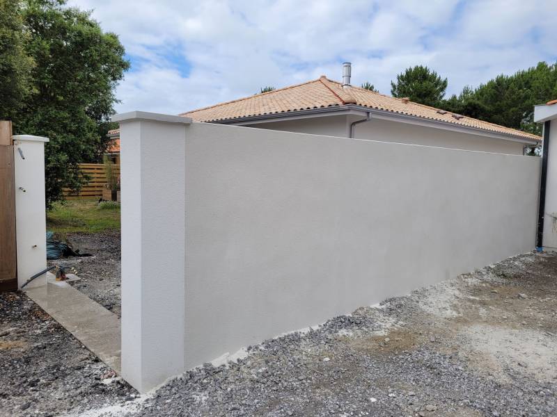 découvrez les prix des murs de clôture en parpaing et obtenez un devis pour votre projet de construction. comparez les coûts selon les matériaux et dimensions.