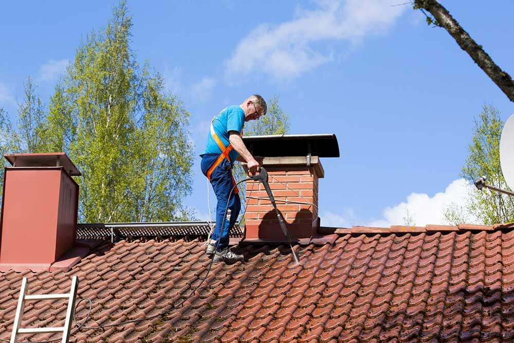 découvrez les prix du nettoyage de toiture au m² pour entretenir et protéger votre maison. obtenez un devis précis et profitez d'une toiture propre et durable.