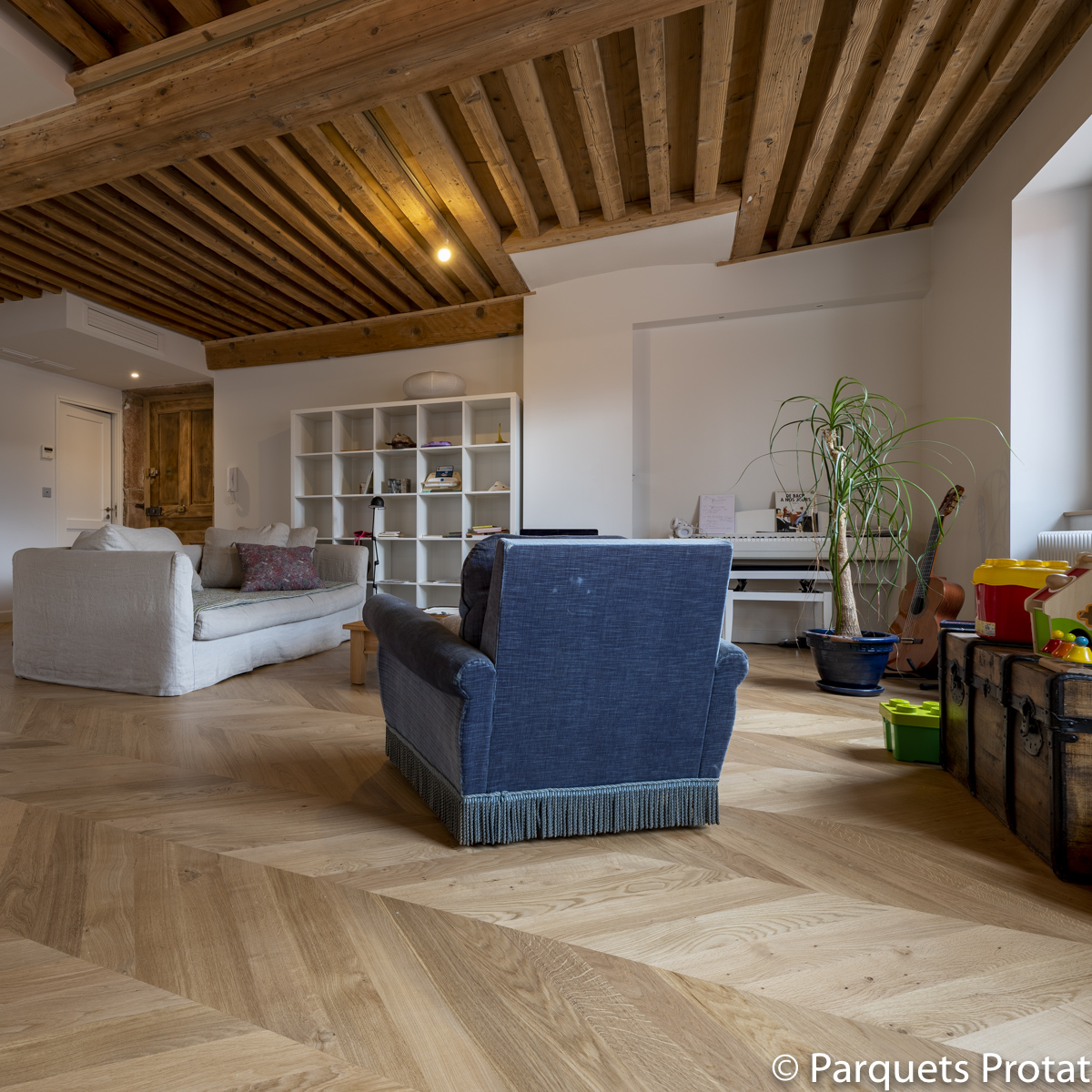 découvrez les prix du parquet massif et trouvez des solutions adaptées à votre budget pour un revêtement de sol durable et élégant.