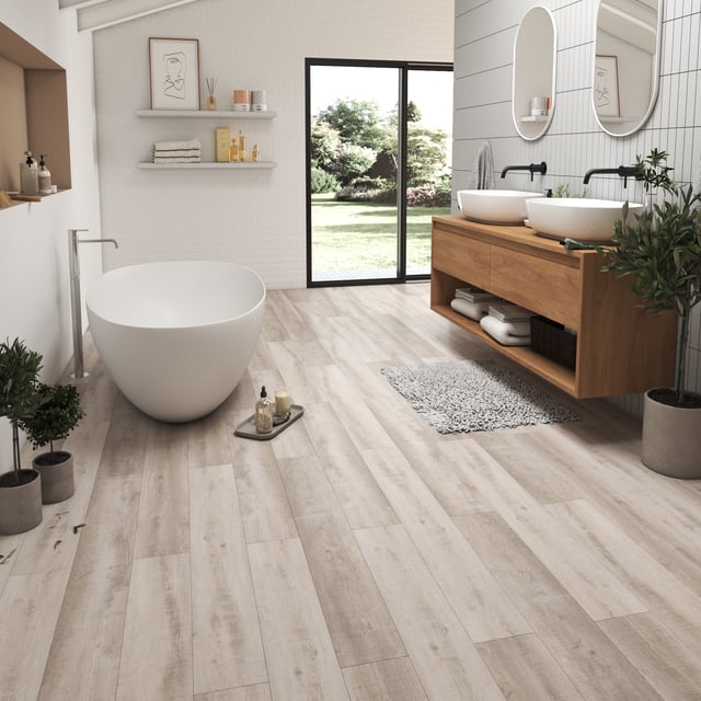 découvrez les prix du parquet pour salle de bain, nos conseils pour choisir un revêtement adapté et durable, et comment optimiser votre budget.