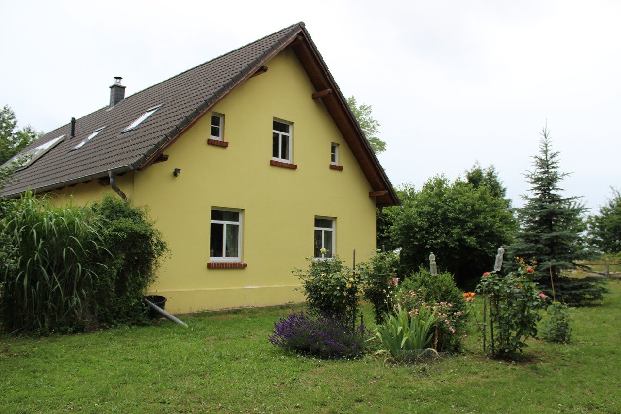 prix peinture maison 115 m2 2 découvrez les prix moyens pour la peinture d'une maison de 115 m². guide complet pour estimer le coût des matériaux et de la main-d'œuvre afin de bien préparer votre projet de rénovation.