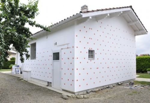 découvrez les prix du placo isolant en polystyrène pour vos travaux de rénovation ou construction. comparez les coûts et choisissez la meilleure option d'isolation thermique.