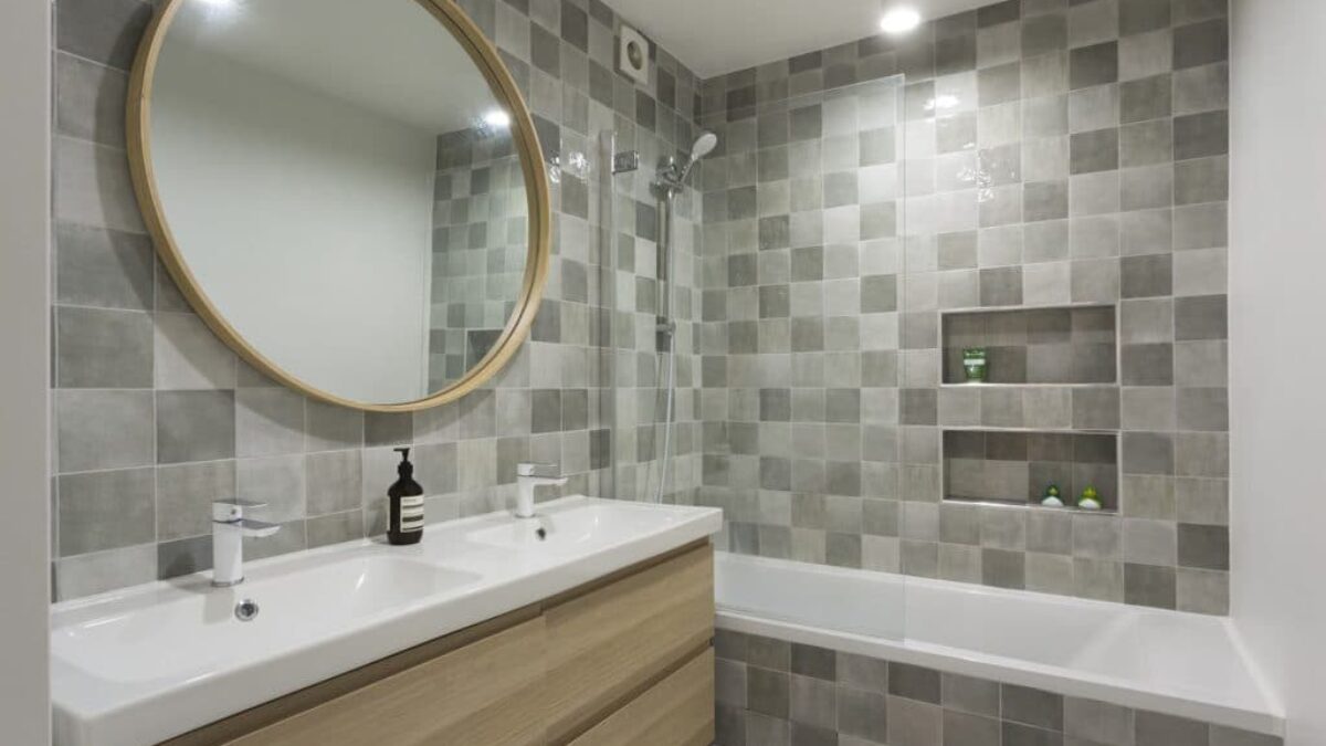 découvrez nos astuces pour optimiser votre budget lors de la pose de carrelage. comparez les prix et choisissez la solution la plus économique pour vos travaux de rénovation.