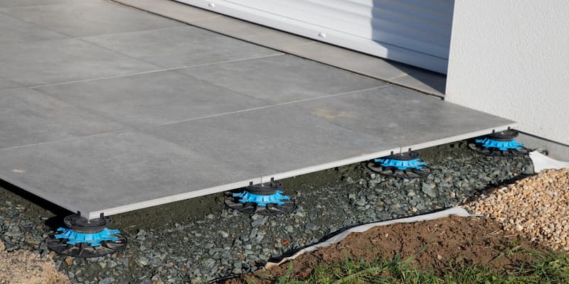 découvrez les tarifs pour la pose de carrelage extérieur sur béton, avec des conseils pour choisir le meilleur rapport qualité-prix et assurer une installation durable et esthétique.