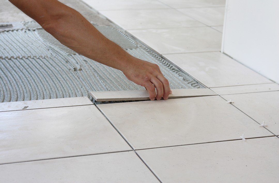 découvrez les prix moyens pour la pose de carrelage au m², conseils pour bien choisir et estimer votre budget rénovation.