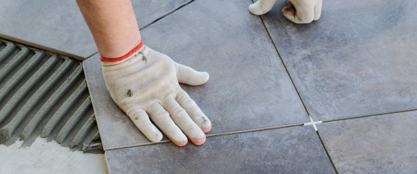 découvrez nos tarifs pour la pose de carrelage de terrasse au mètre carré, sans fourniture des matériaux. obtenez un devis précis pour votre projet de rénovation extérieure.