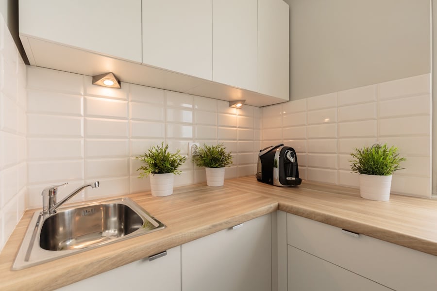 découvrez les tarifs de pose de plan de travail chez leroy merlin. obtenez un service professionnel pour installer votre plan de travail à prix compétitifs.