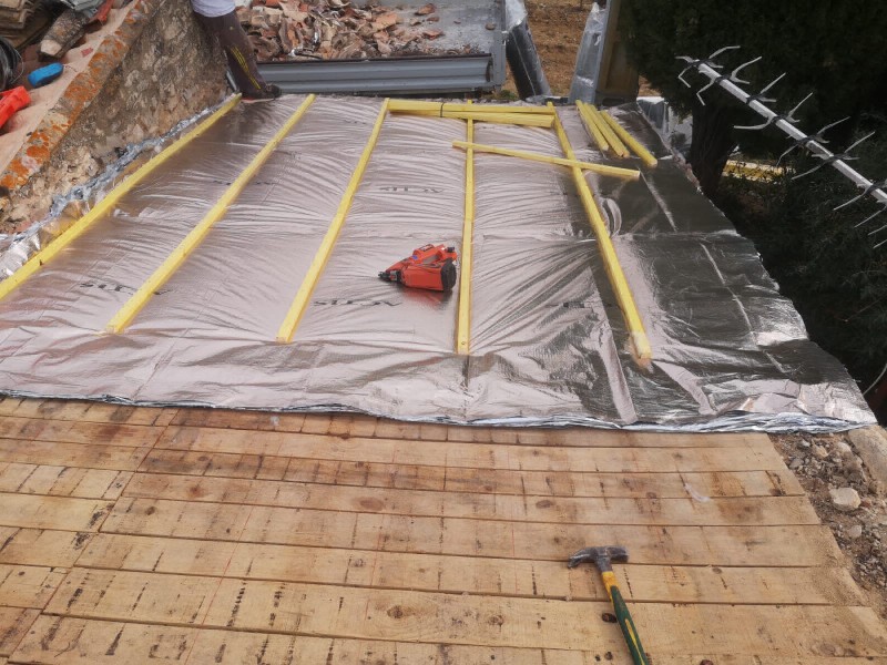 découvrez les tarifs compétitifs pour la pose de toiture au mètre carré. obtenez un devis précis et adapté à votre projet de toiture, avec des conseils d'experts.