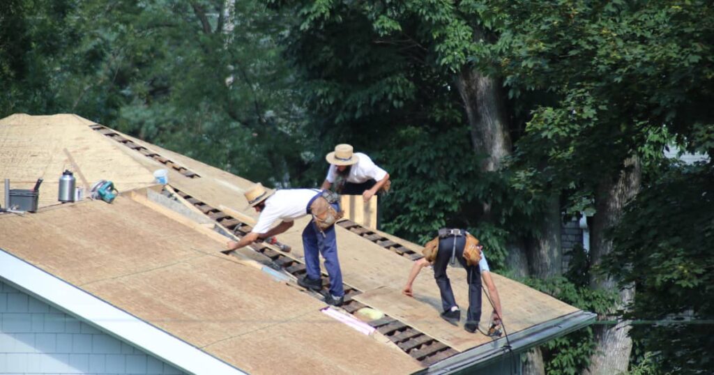découvrez les tarifs détaillés pour la pose de toiture au mètre carré. comparez les prix des matériaux et de la main-d'œuvre pour optimiser votre projet de toiture.