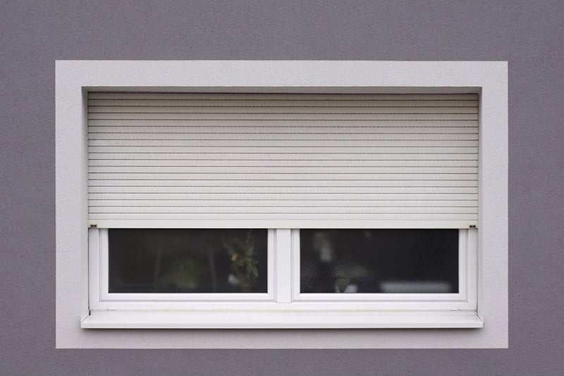 découvrez les prix pour la pose de volets roulants : tarifs, conseils et facteurs influençant le coût pour bien préparer votre budget.