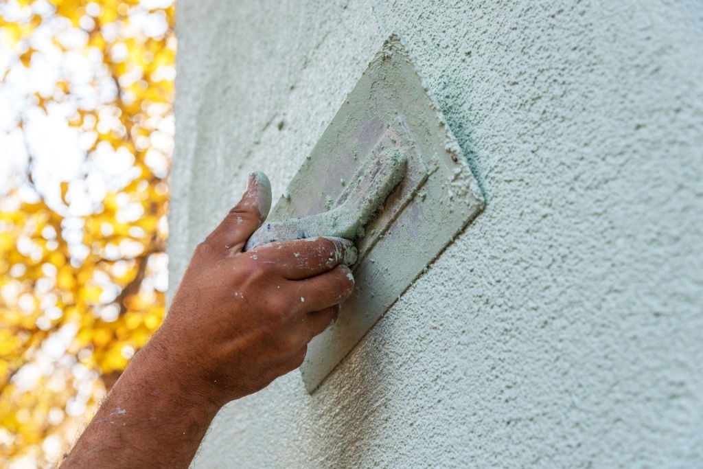 prix ravalement facade 5 découvrez les prix du ravalement de façade et obtenez des conseils pour bien estimer le coût de la rénovation extérieure de votre maison.