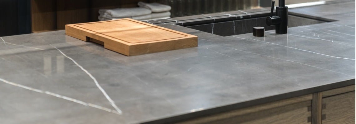 découvrez les prix moyens de rénovation de cuisine au m² pour planifier efficacement votre projet. estimez votre budget rénovation cuisine selon la superficie.