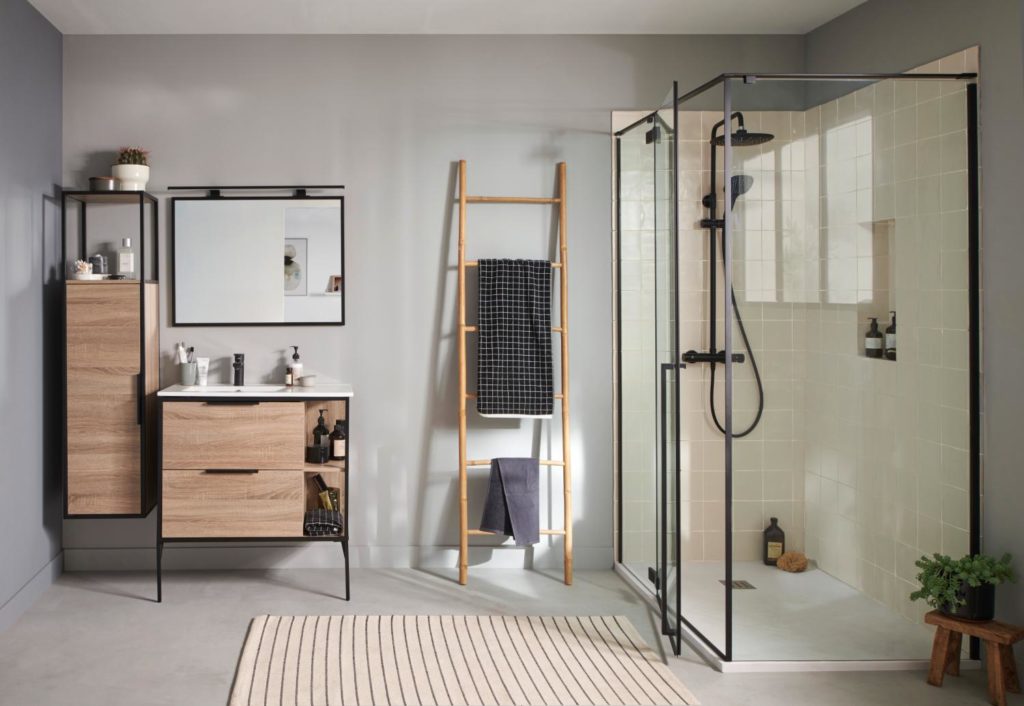 découvrez nos conseils pour estimer le prix de rénovation d'une salle de bain de 5m2 et gérer votre budget efficacement.