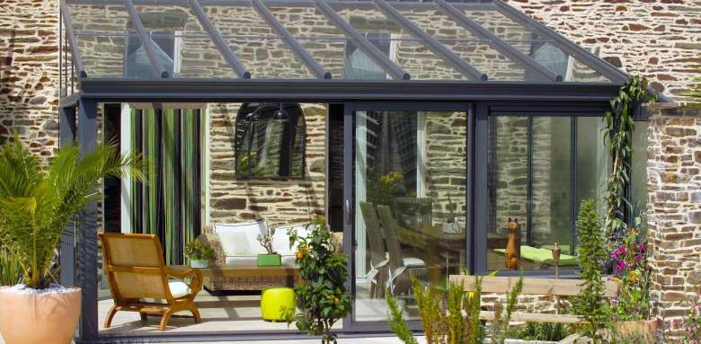 découvrez les prix de la rénovation de toiture de véranda pour un projet réussi, avec des conseils et estimations adaptés à votre budget.